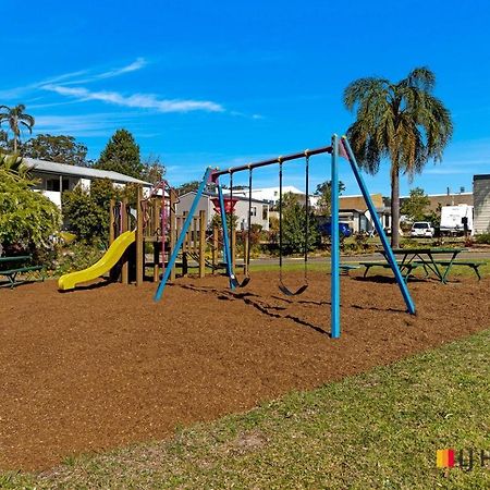 Batemans Bay Holiday Park & Hostel Екстериор снимка