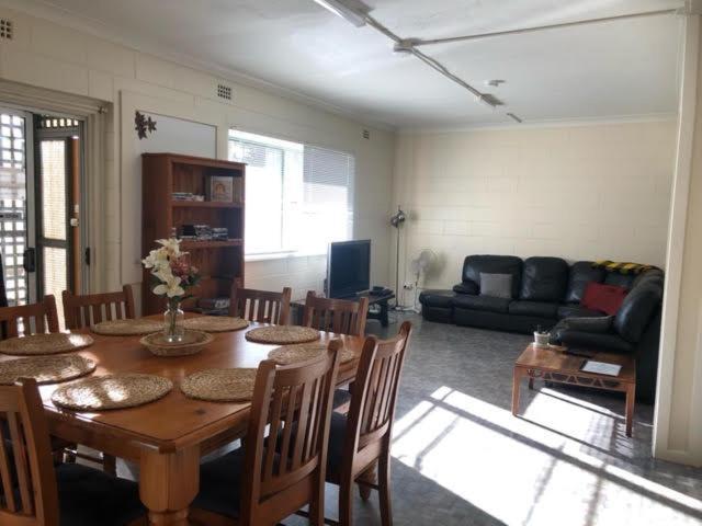 Batemans Bay Holiday Park & Hostel Екстериор снимка