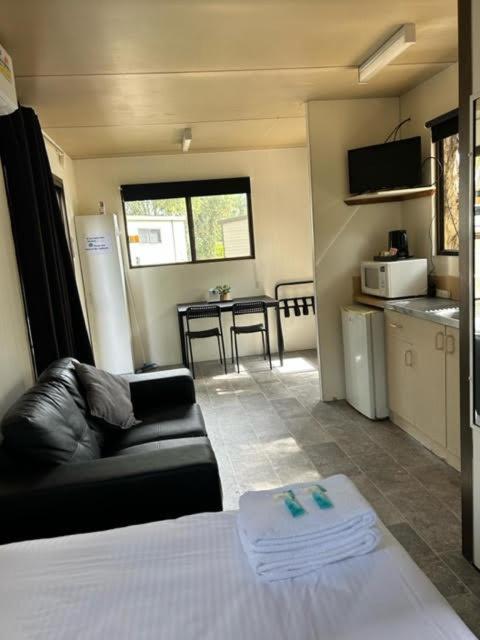 Batemans Bay Holiday Park & Hostel Екстериор снимка